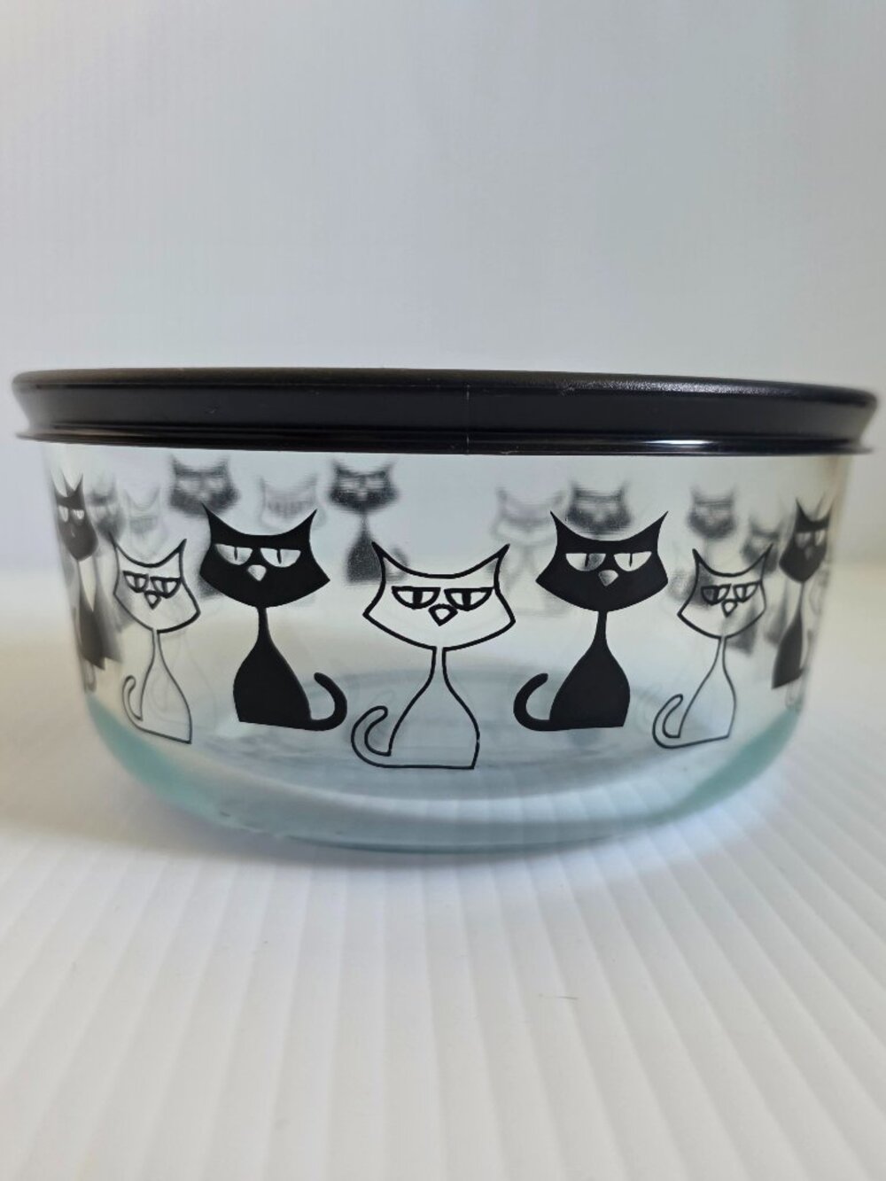 EUC Pyrex Storage Bowl, Black Cat Pattern